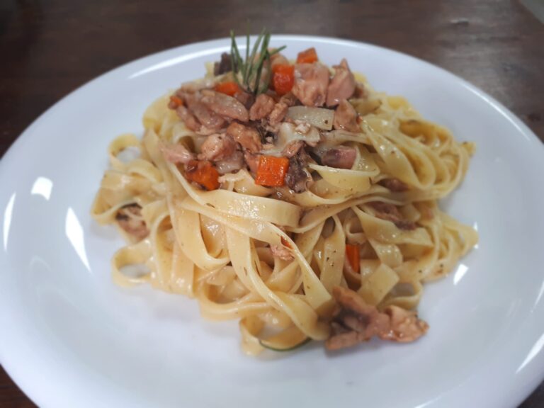 Tagliolini-con-ragu-bianco